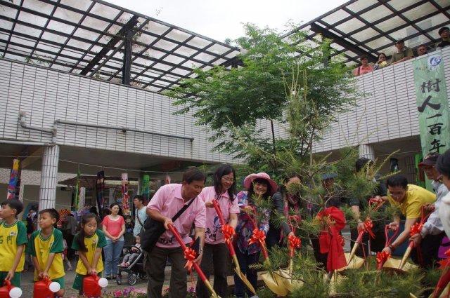 100-tree-planting-47