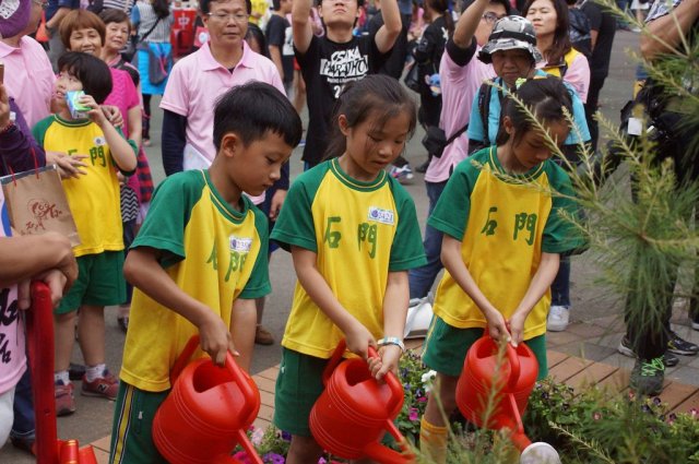 100-tree-planting-66