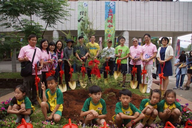 100-tree-planting-71