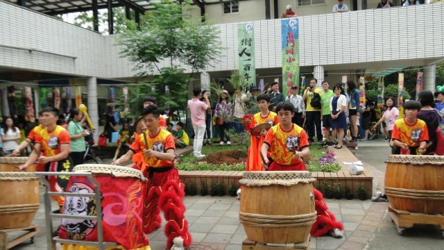 100-tree-planting-74