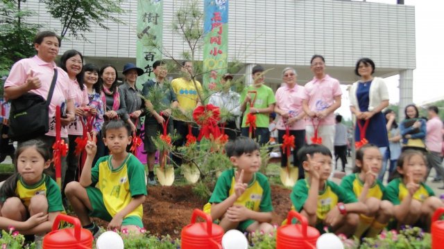 100-tree-planting-82