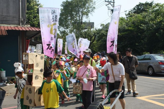 100-procession-62